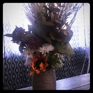 Vase with all season decor